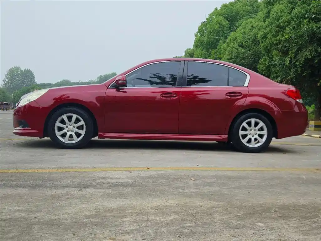Legacy 2.0 i Luxury