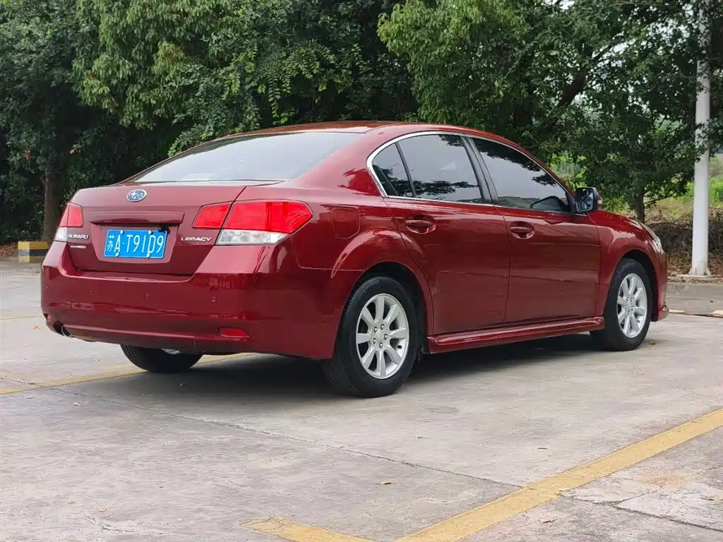 Legacy 2.0 i Luxury