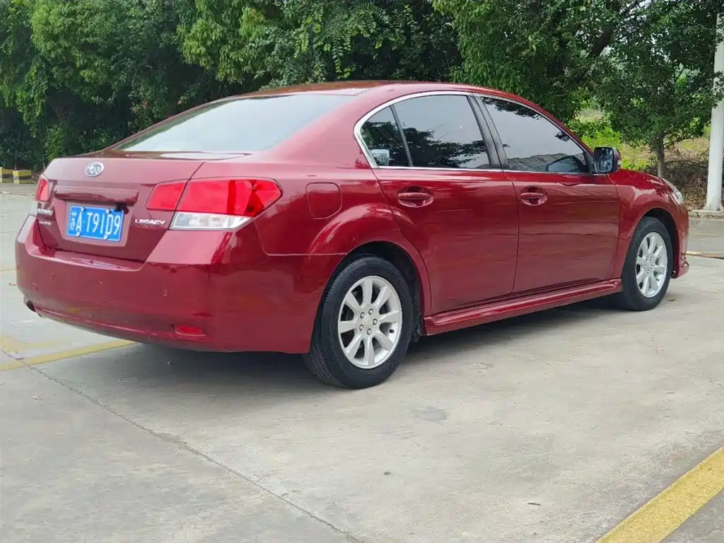 Legacy 2.0 i Luxury