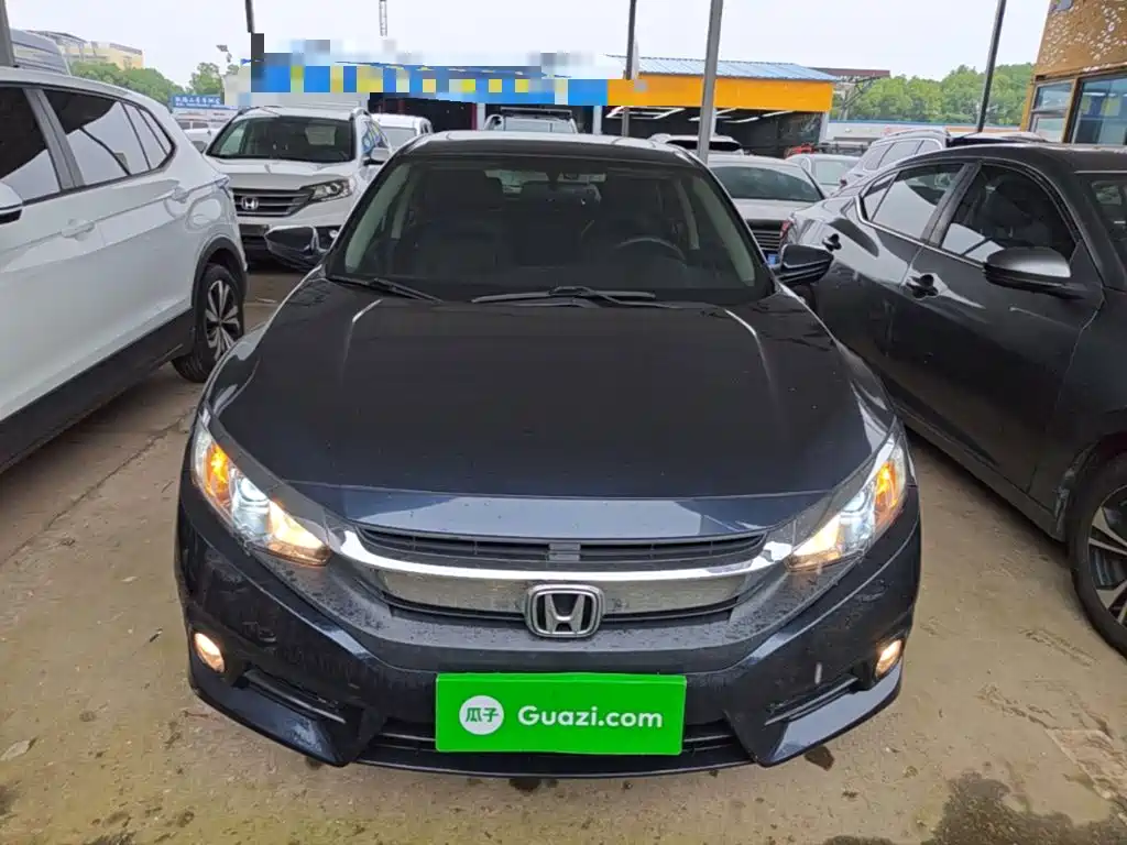 Civic 220 TURBO CVT Luxury