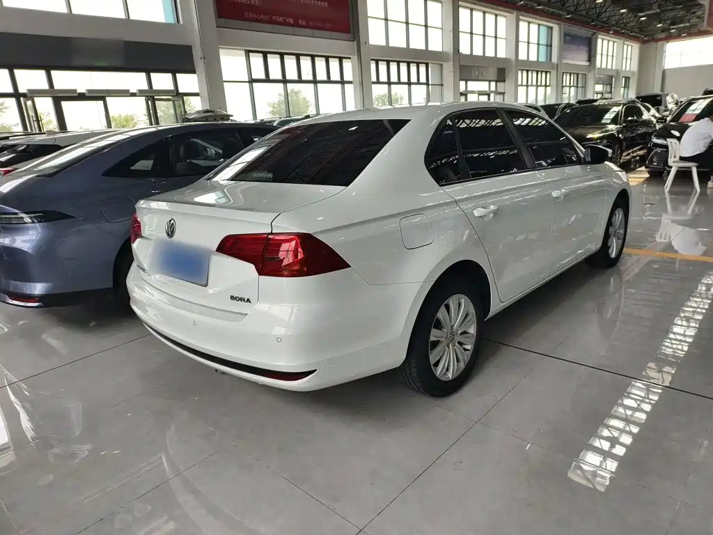Bora Facelift Bora · Legend 1.5 L Auto Fashion CN-VI