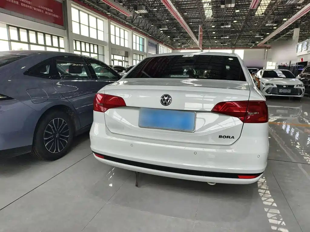 Bora Facelift Bora · Legend 1.5 L Auto Fashion CN-VI