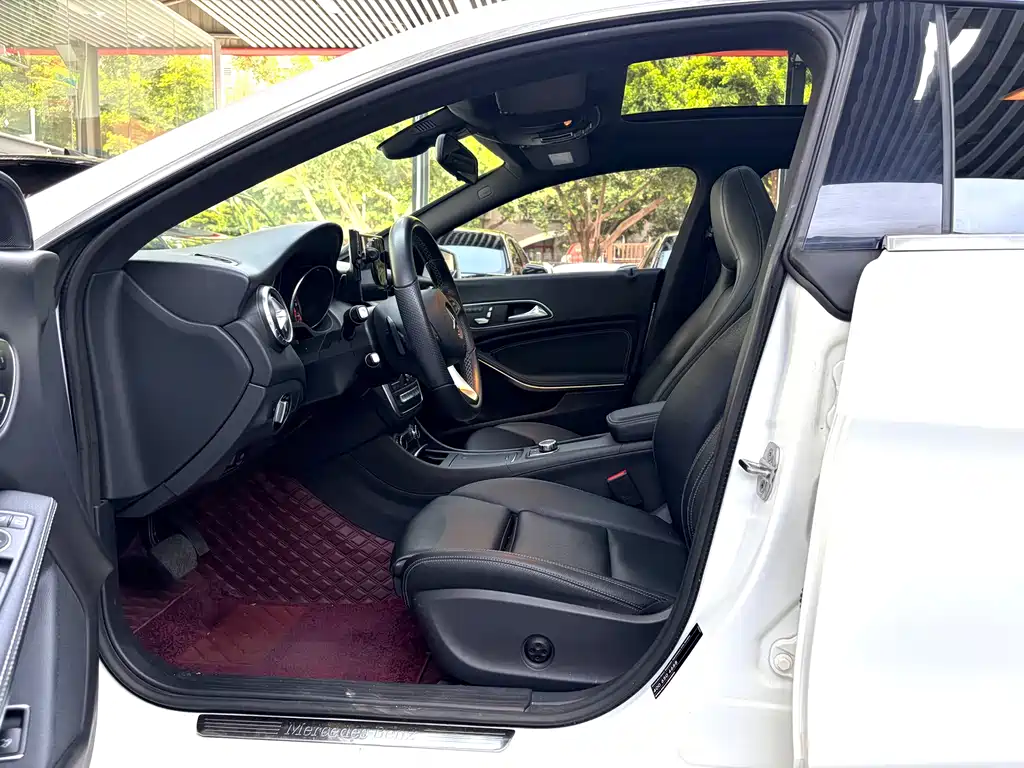 Mercedes-Benz CLA (Import) CLA 200 Fashion