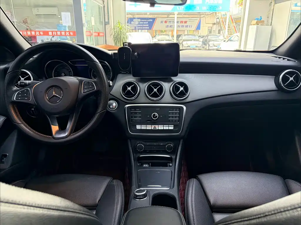 Mercedes-Benz CLA (Import) CLA 200 Fashion
