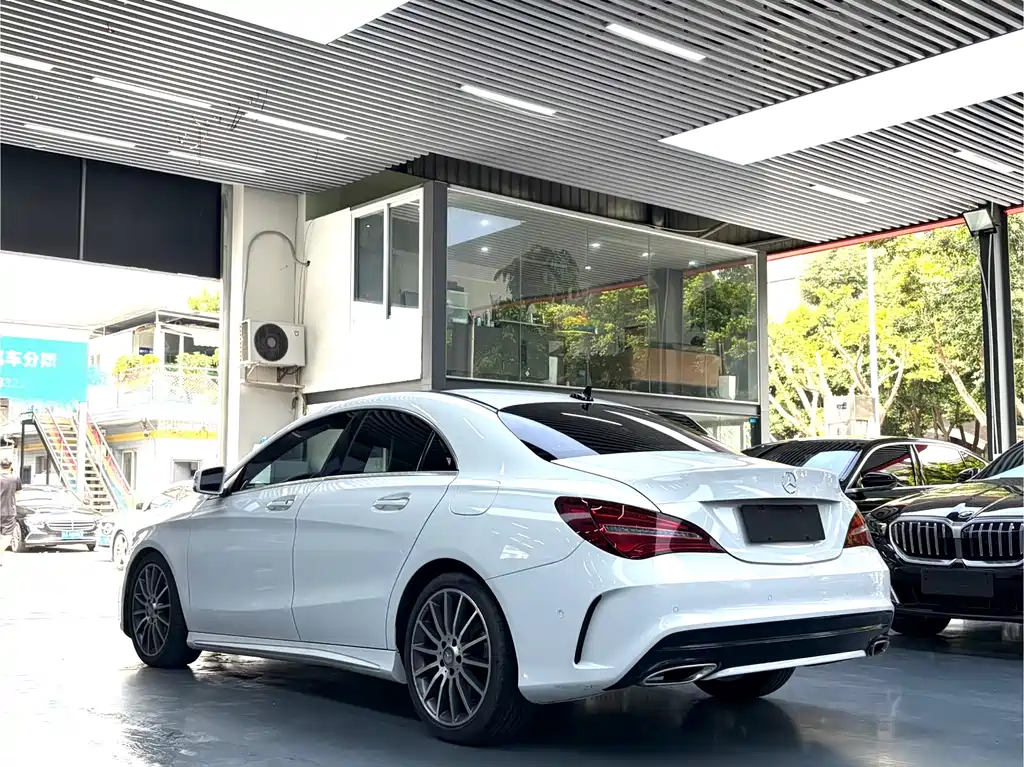 Mercedes-Benz CLA (Import) CLA 200 Fashion