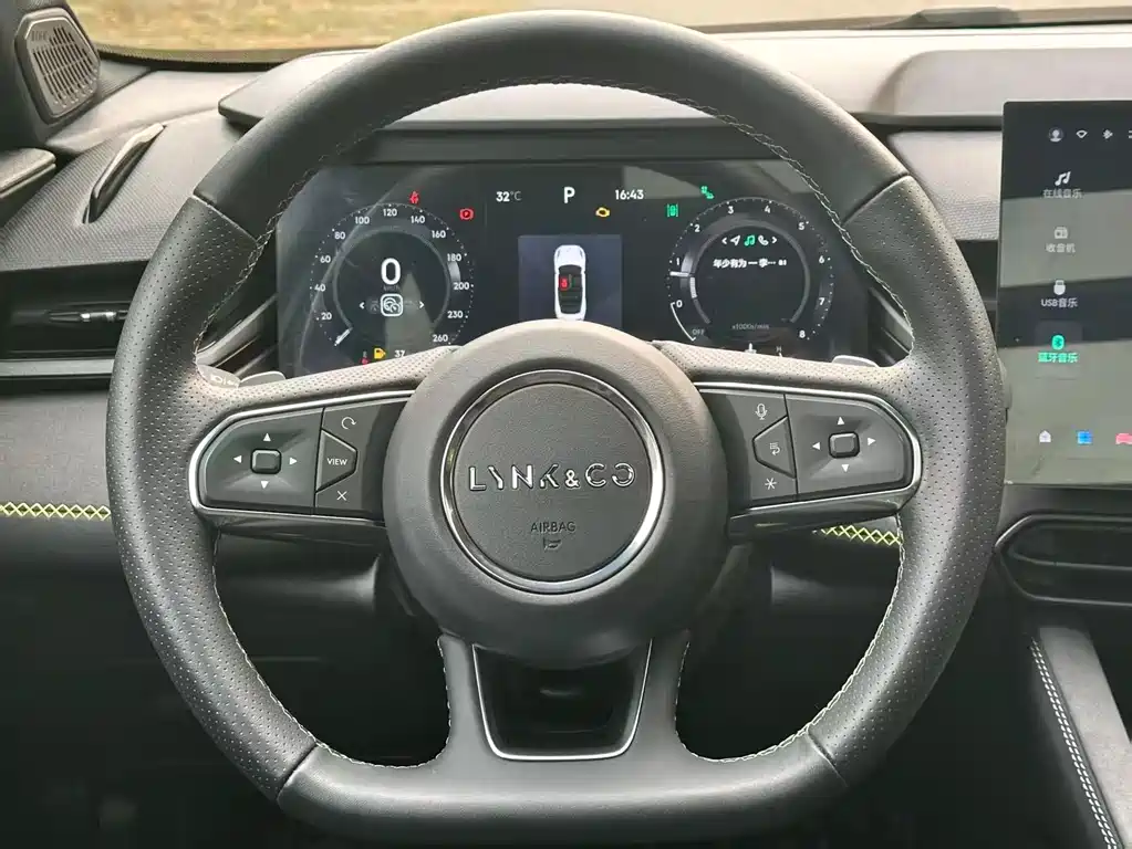 Lynk & Co 03 1.5 TD DCT Power Pro