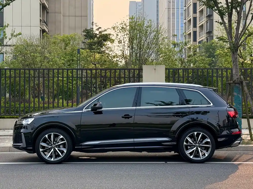 Audi Q7 55 TFSI quattro S line Sport
