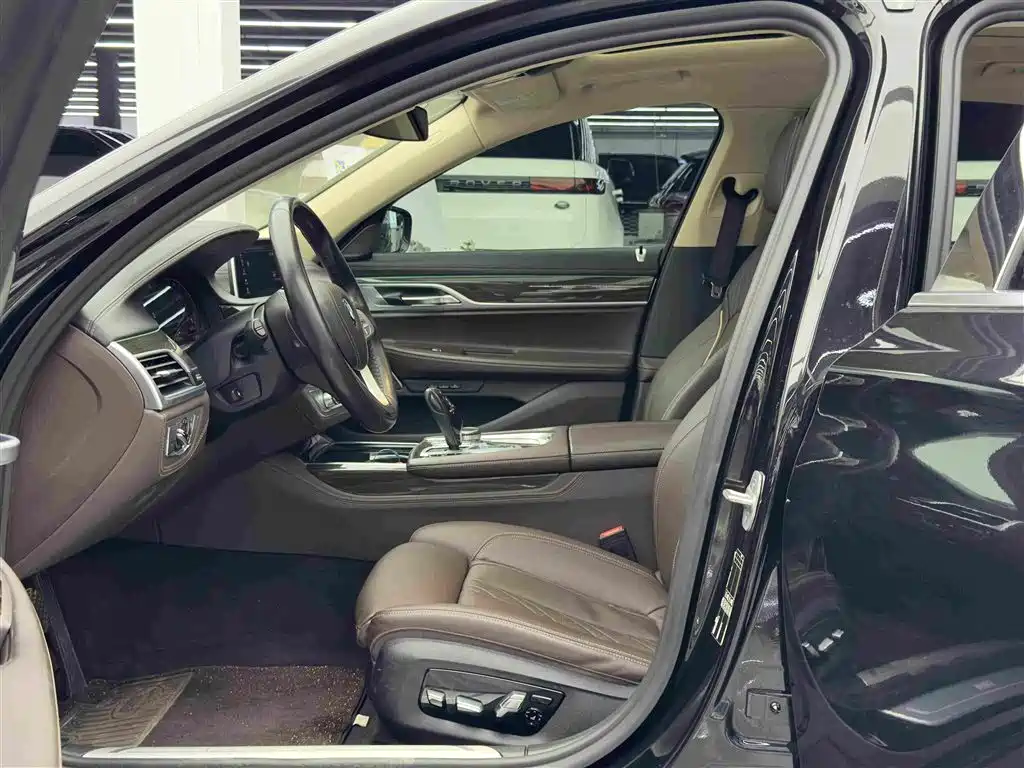 BMW 7 Series 730 Li Luxury Package