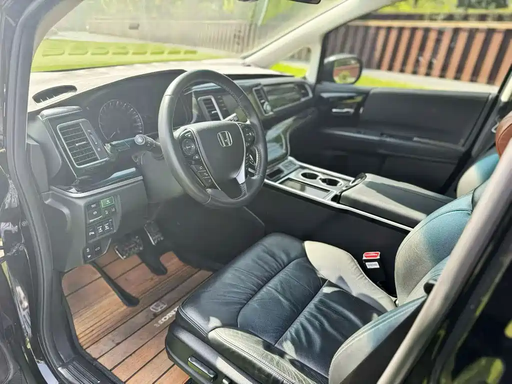 Elysion 2.0 L Hybrid Luxury