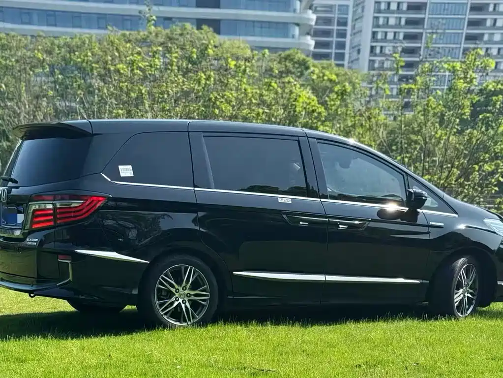 Elysion 2.0 L Hybrid Luxury