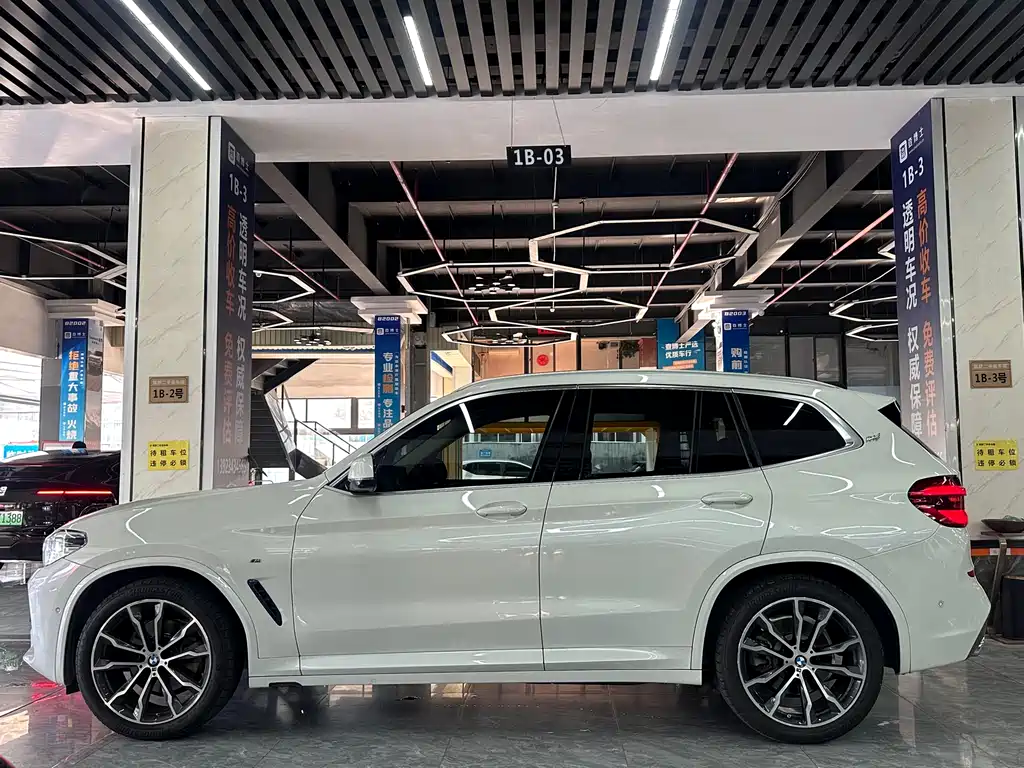 BMW X3 xDrive30 i Leading M Sport Package