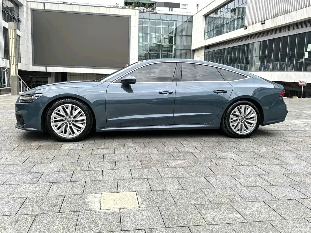Audi A7 45 TFSI Select