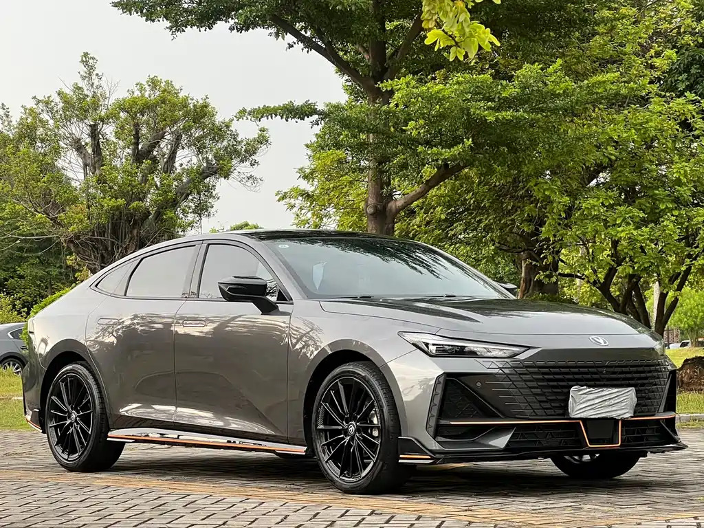 Changan UNI-V 1.5 T Sport