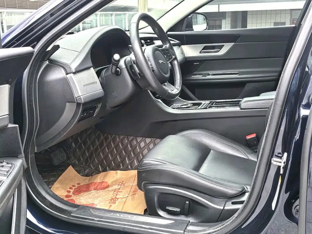 Jaguar XFL XFL 2.0 T P200 2 WD Elite
