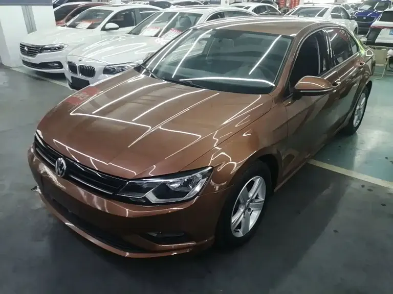 Volkswagen Lamando 230 TSI DSG Style