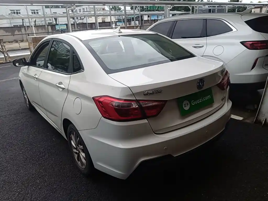 Yuexiang V7 1.6 L Auto Pleasure CN-V