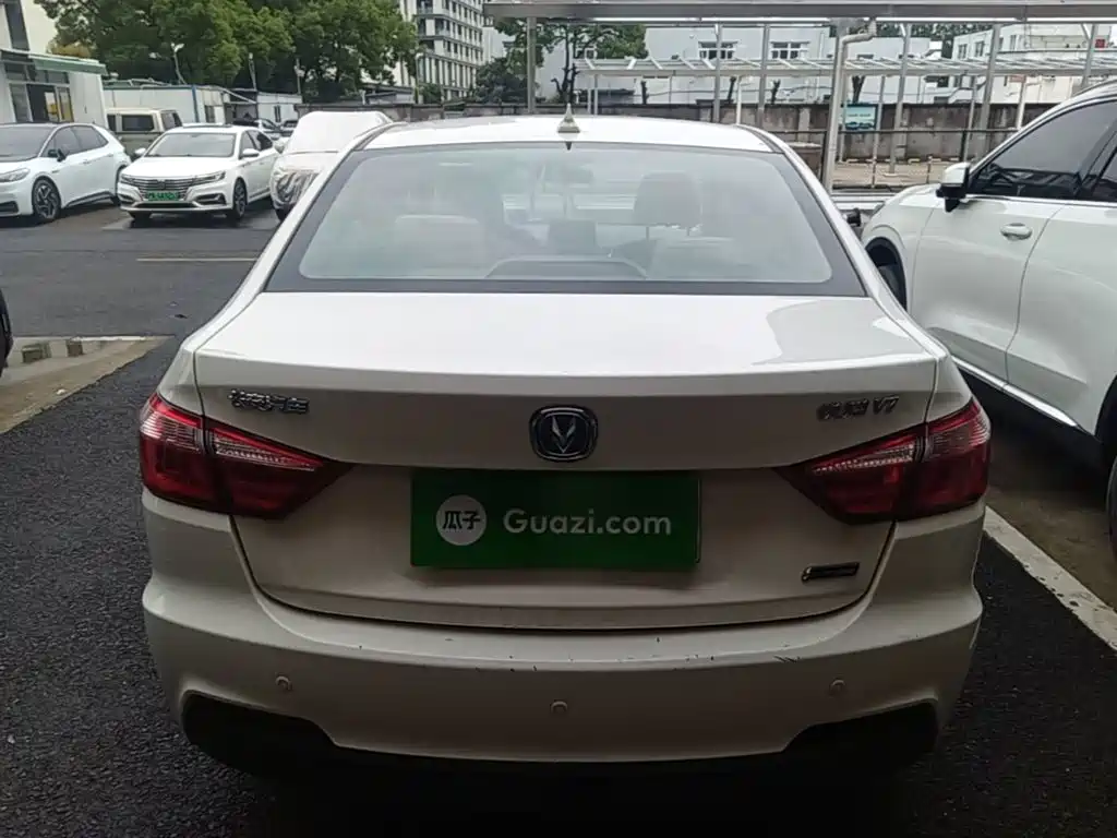 Yuexiang V7 1.6 L Auto Pleasure CN-V