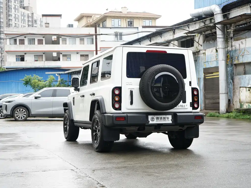 212 T01 2.0 T Explorer