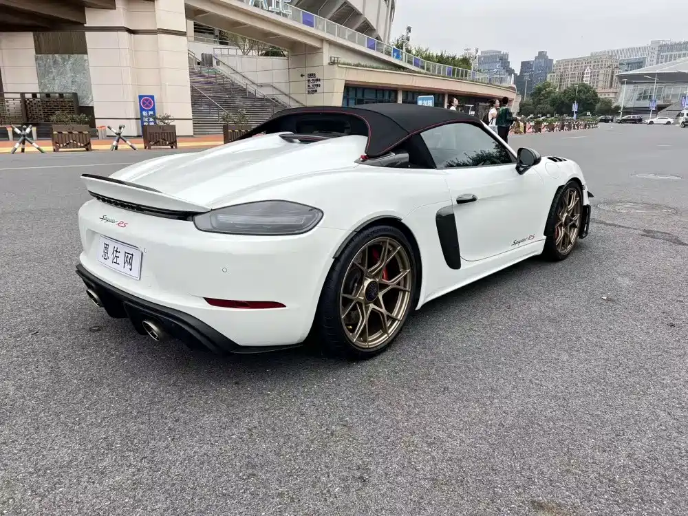 Porsche 718 Spyder RS 4.0 L