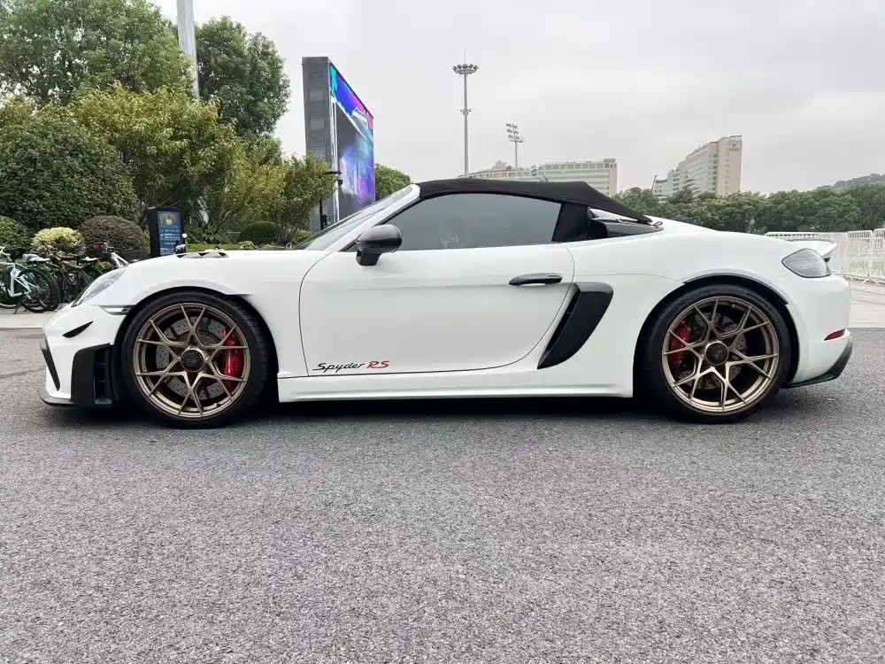 Porsche 718 Spyder RS 4.0 L