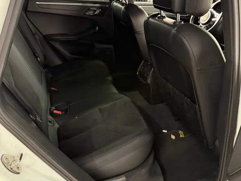 Macan Macan 2.0 T