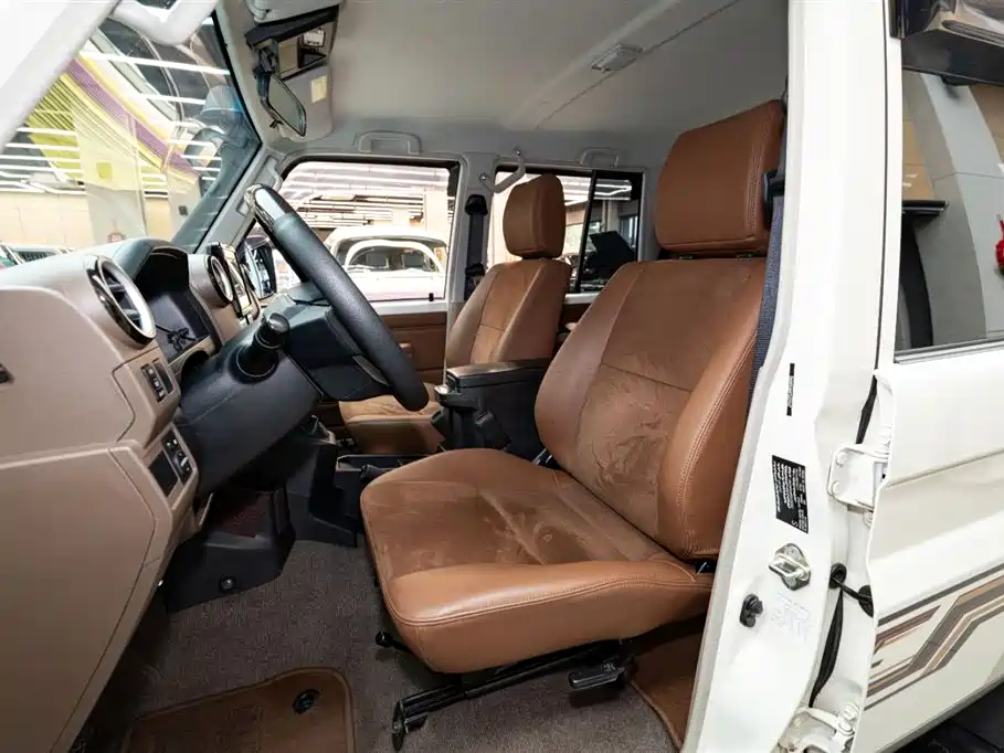 Land Cruiser (Import) 4.0 L Auto
