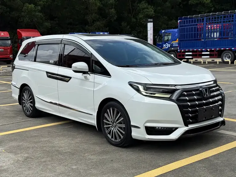 Honda Elysion 2.0 L e:HEV Luxury