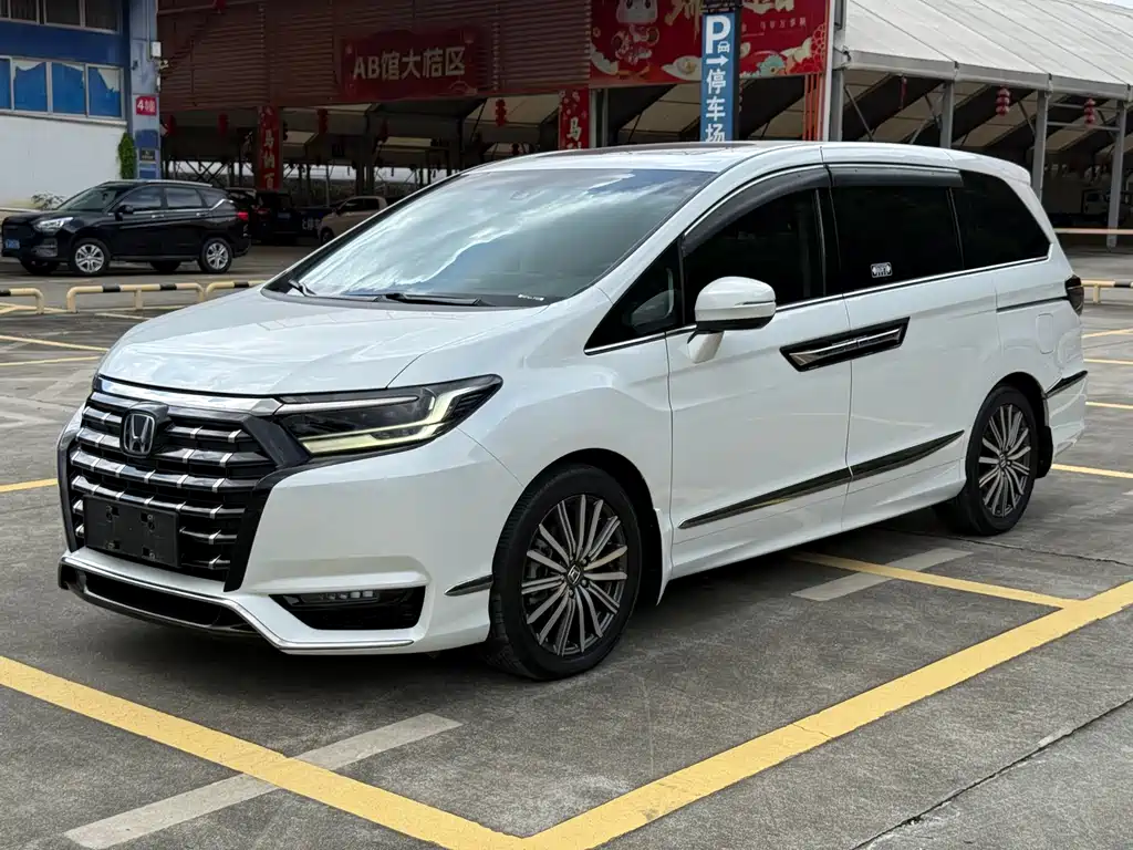 Elysion 2.0 L e:HEV Luxury