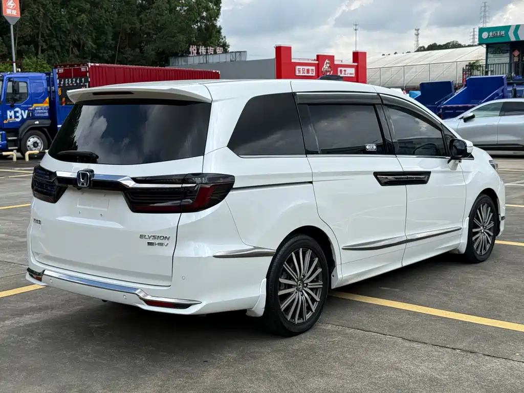 Elysion 2.0 L e:HEV Luxury