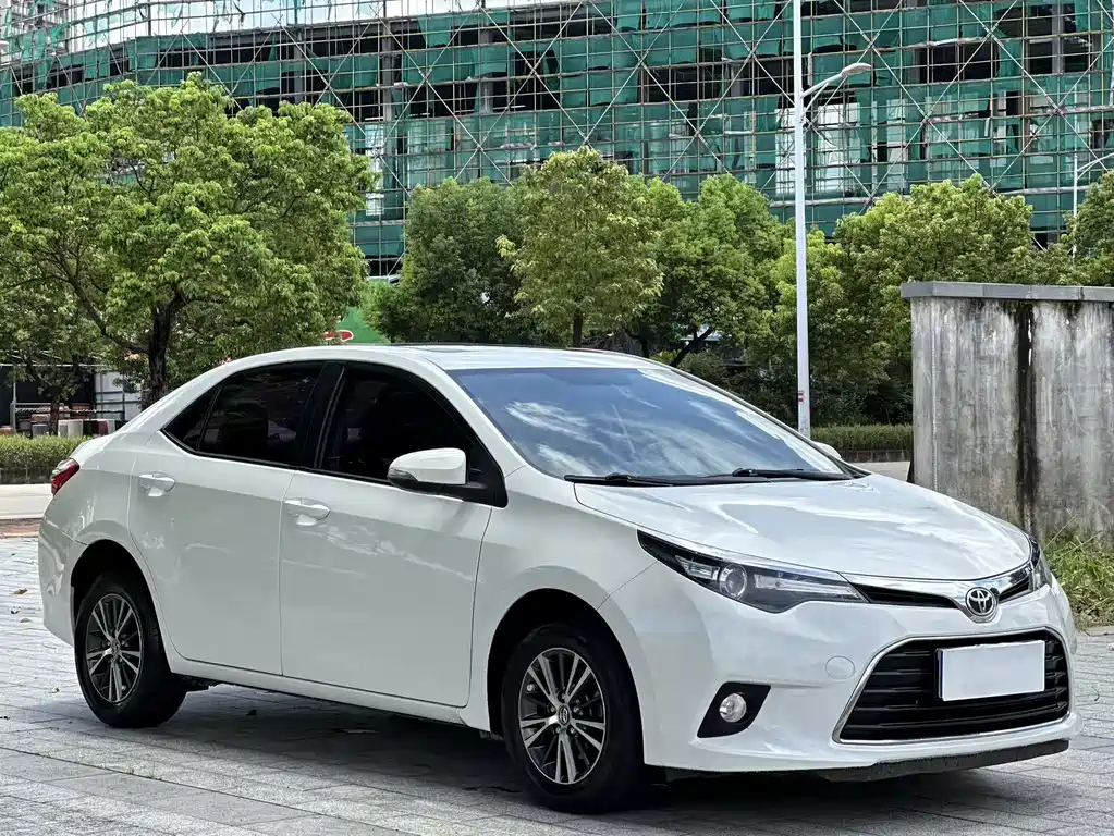 Levin 1.6 G CVT Elite