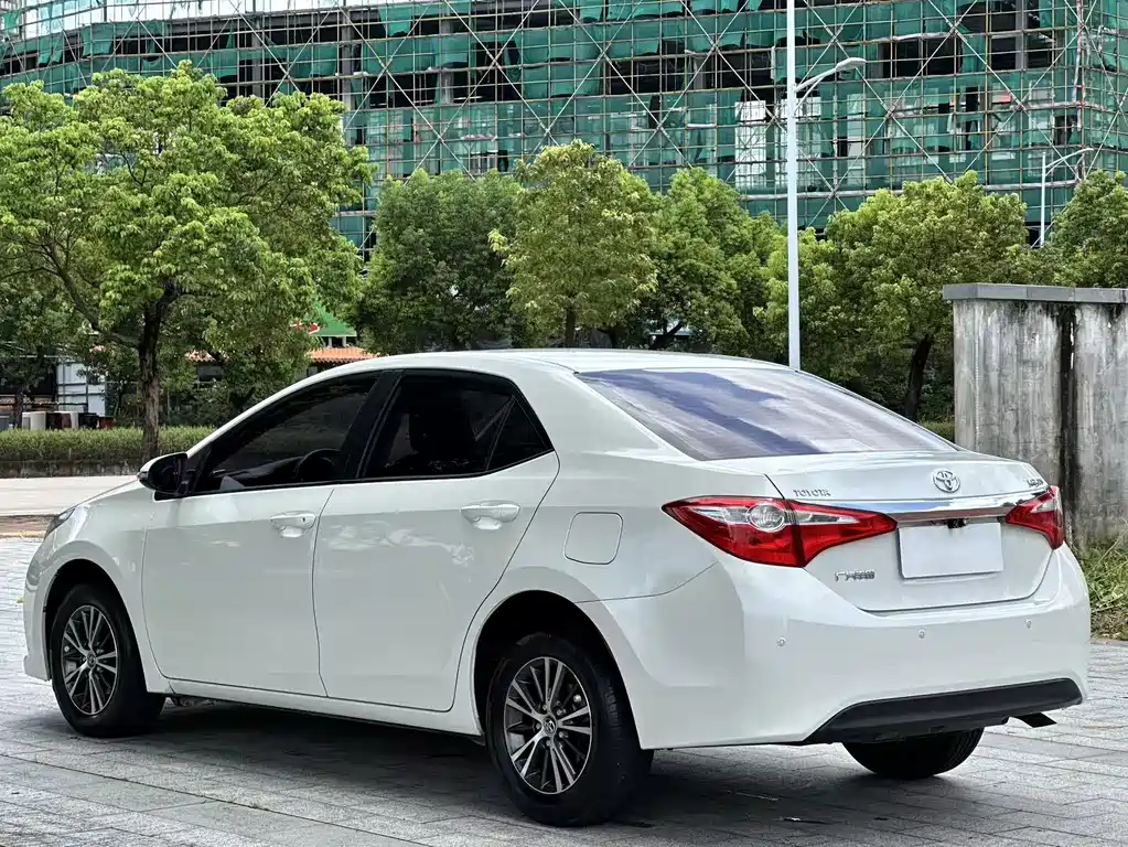 Levin 1.6 G CVT Elite