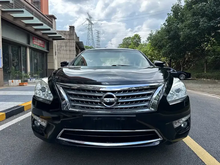 Nissan Teana Duke 2.5 L XV Champions Glory