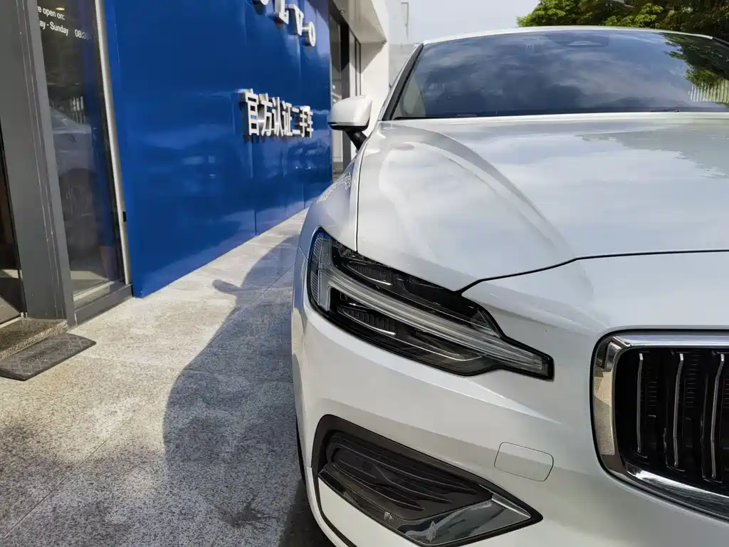 Volvo S60 B4 Smart Vision Luxury