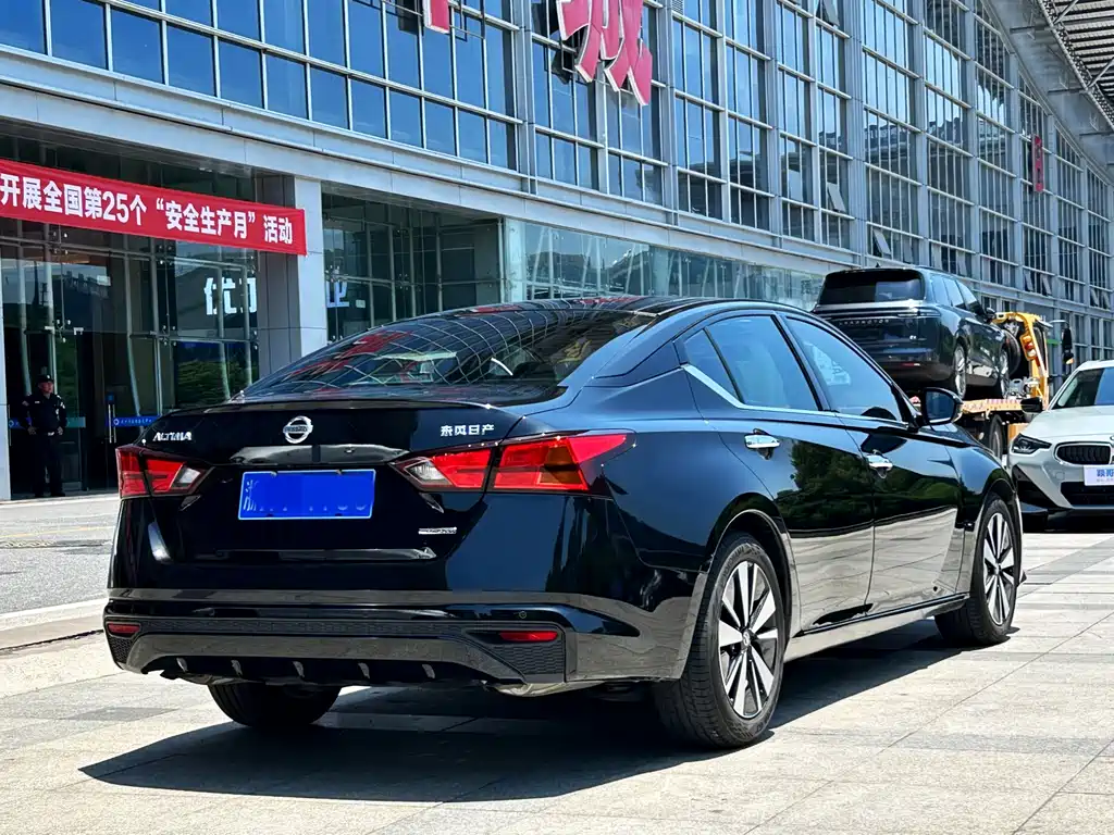 Teana 2.0 L XL Comfort