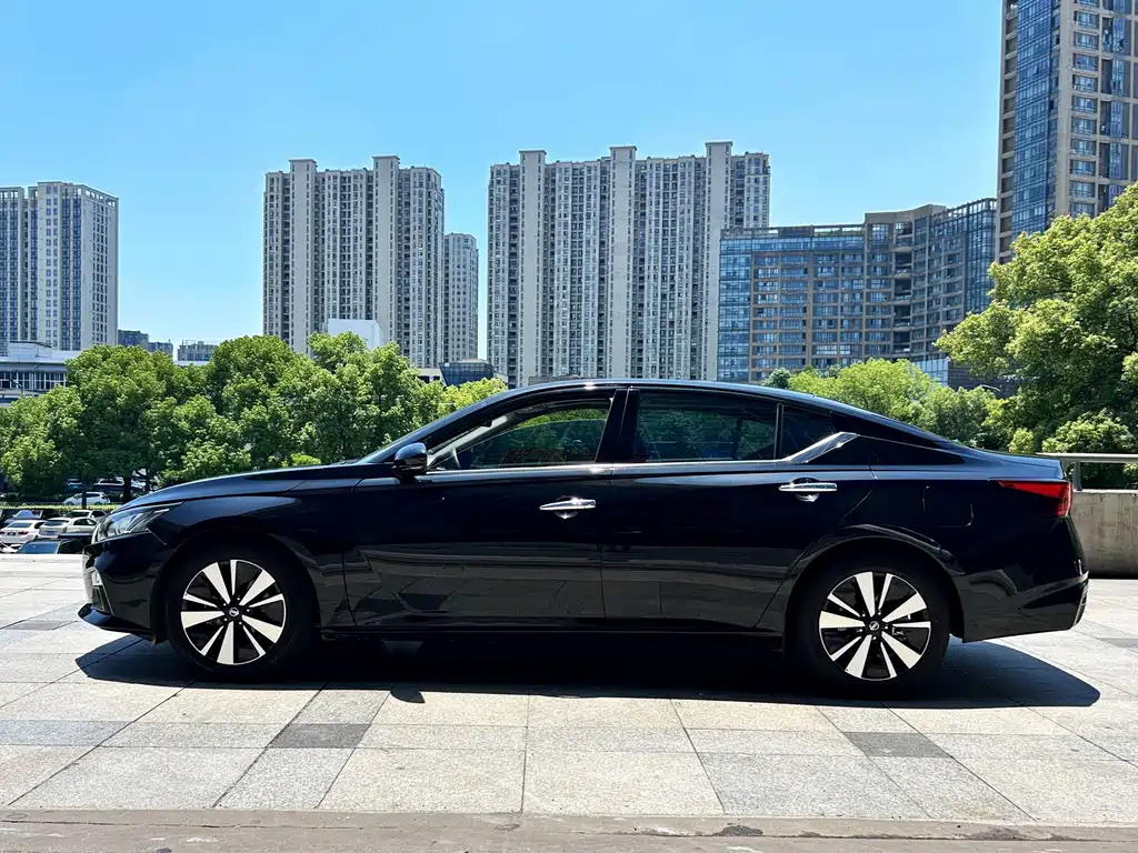 Teana 2.0 L XL Comfort