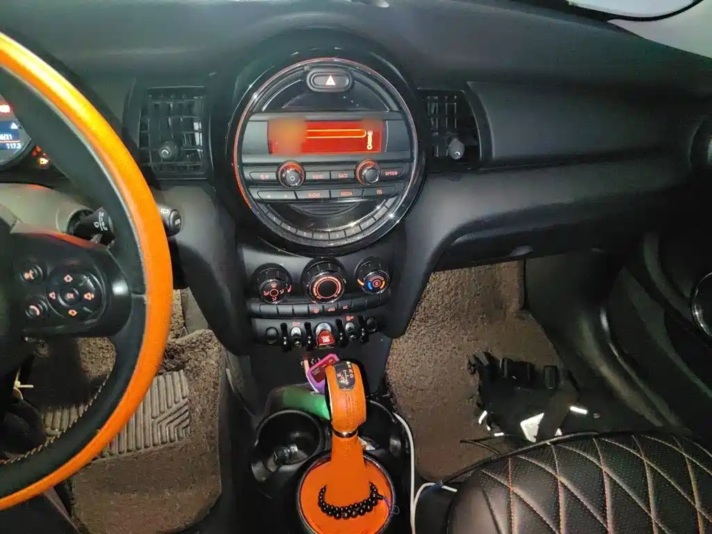 MINI 1.2 T ONE+