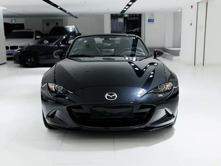 Mazda MX-5 马自达MX-5 2022款 2.0 L 墨规版