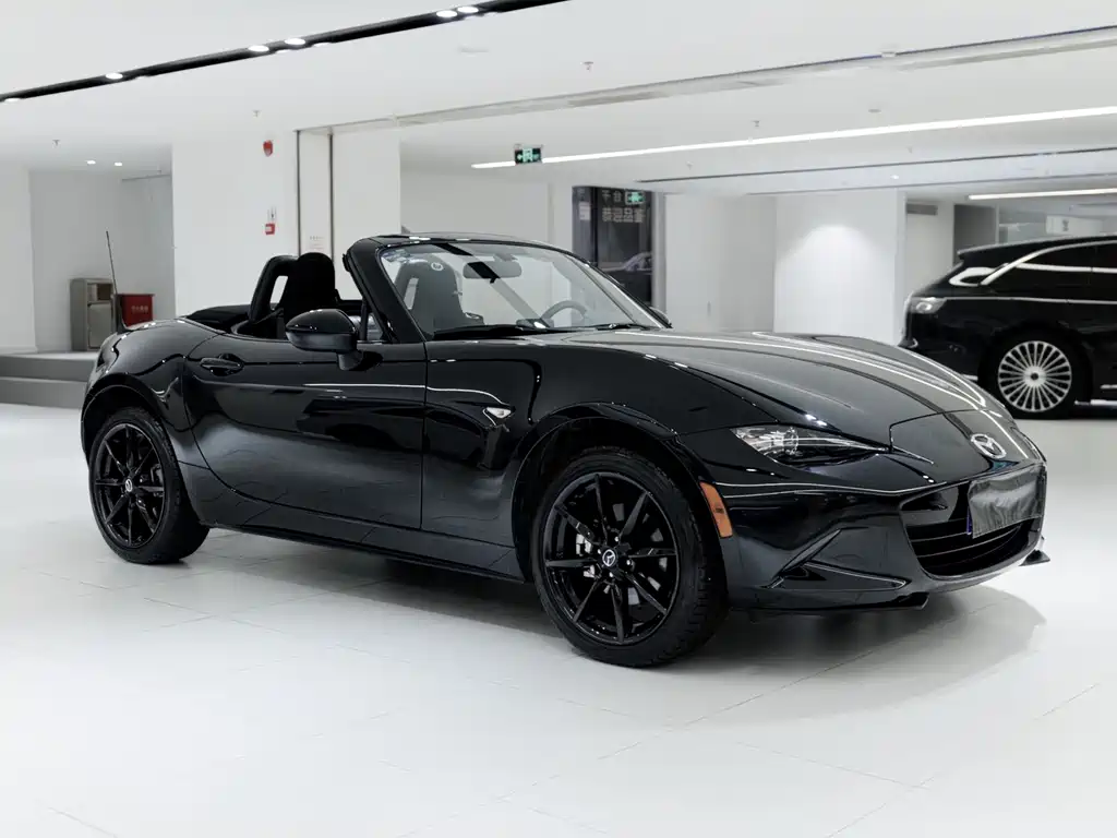 Mazda MX-5 马自达MX-5 2022款 2.0 L 墨规版
