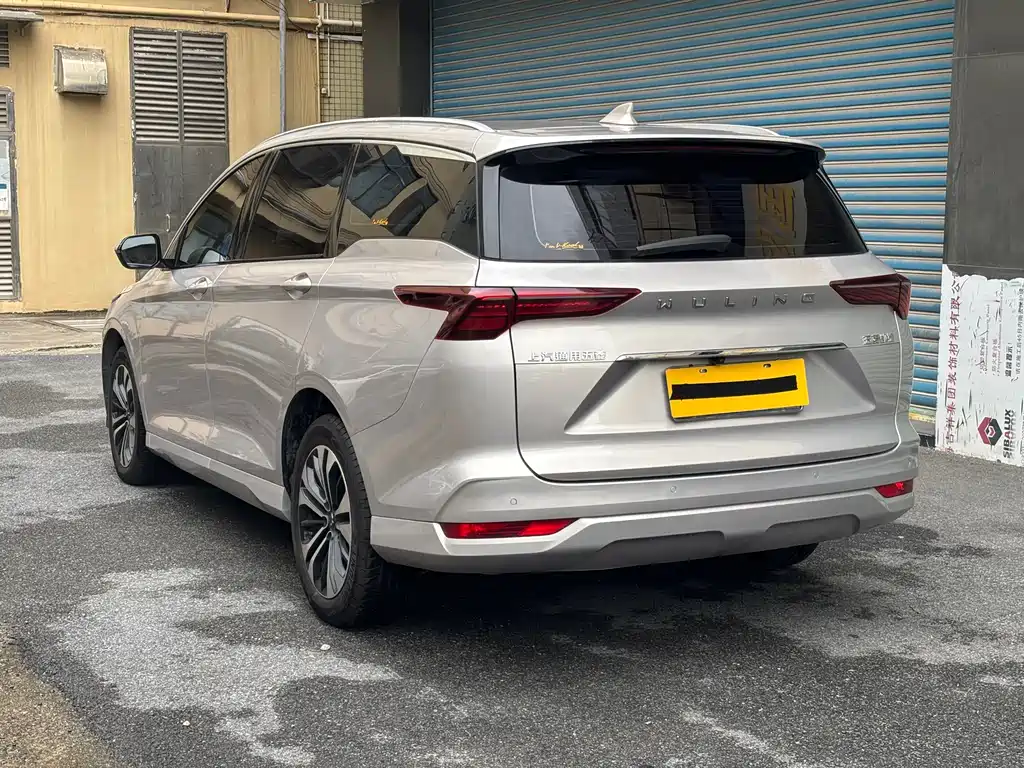Wuling Victory 1.5 T CVT Flagship
