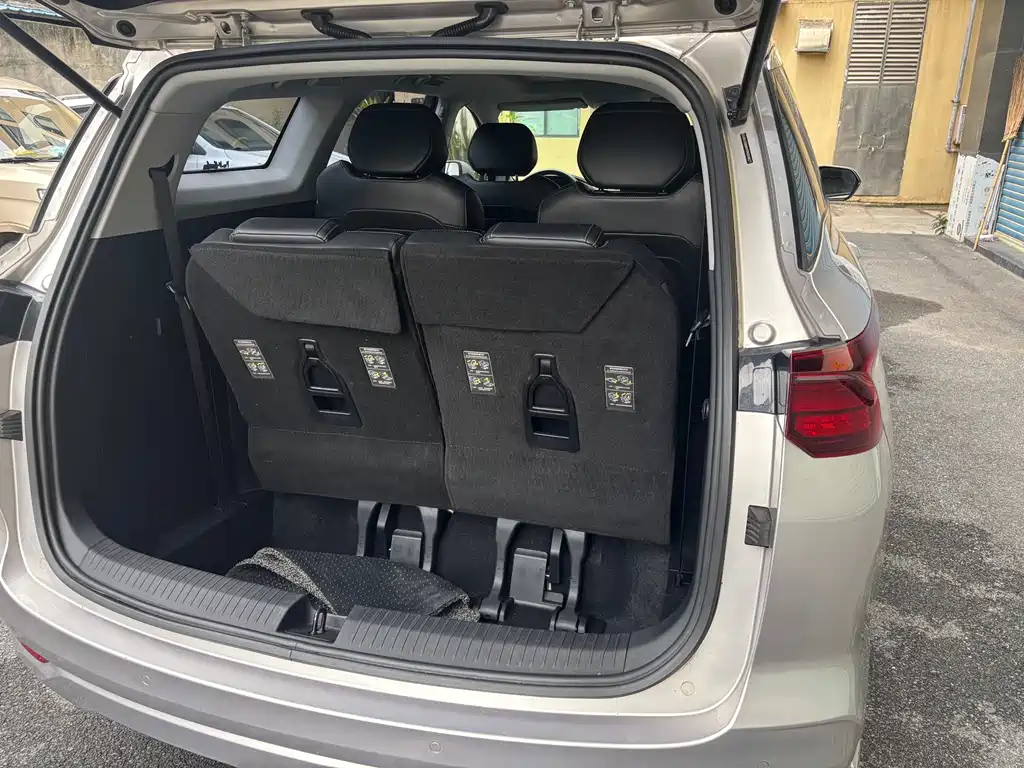 Wuling Victory 1.5 T CVT Flagship