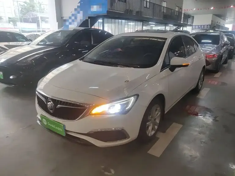 Buick Verano Sedan 20 T DCT Leading