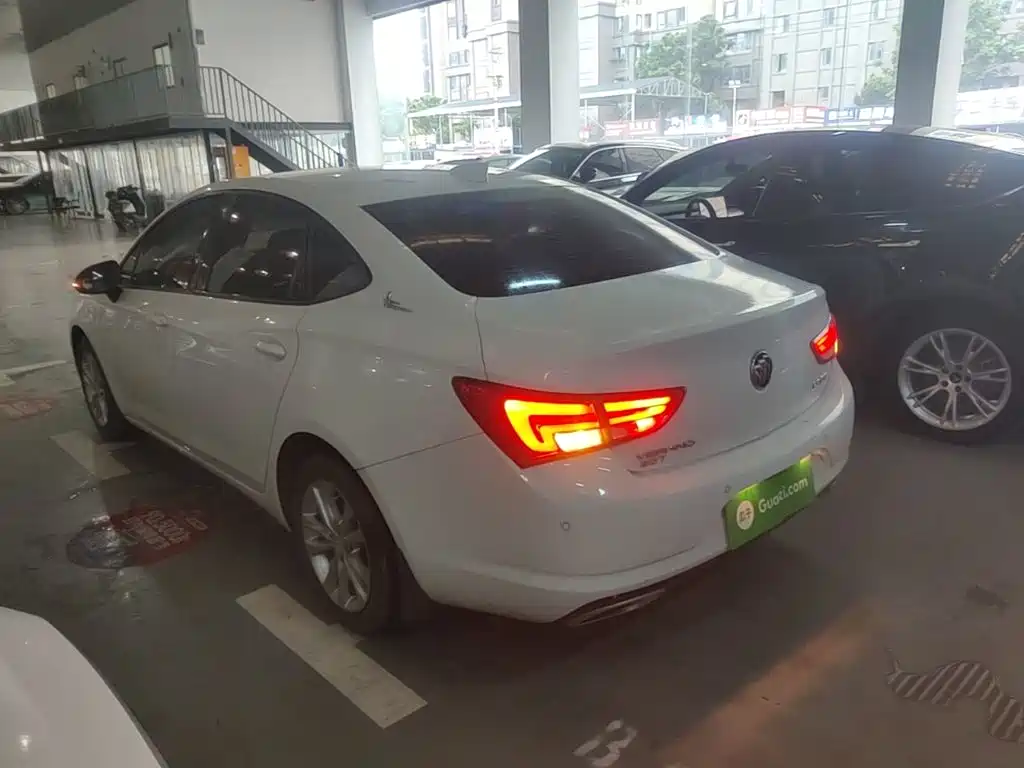 Verano Sedan 20 T DCT Leading