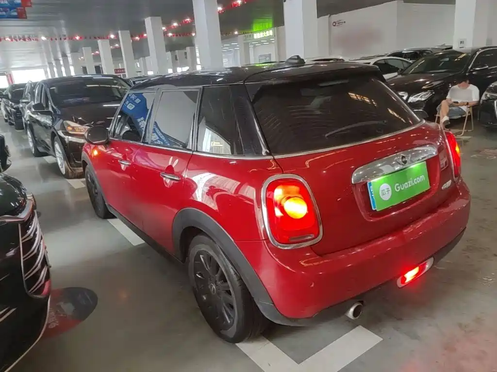 MINI 1.5 T COOPER 5-door