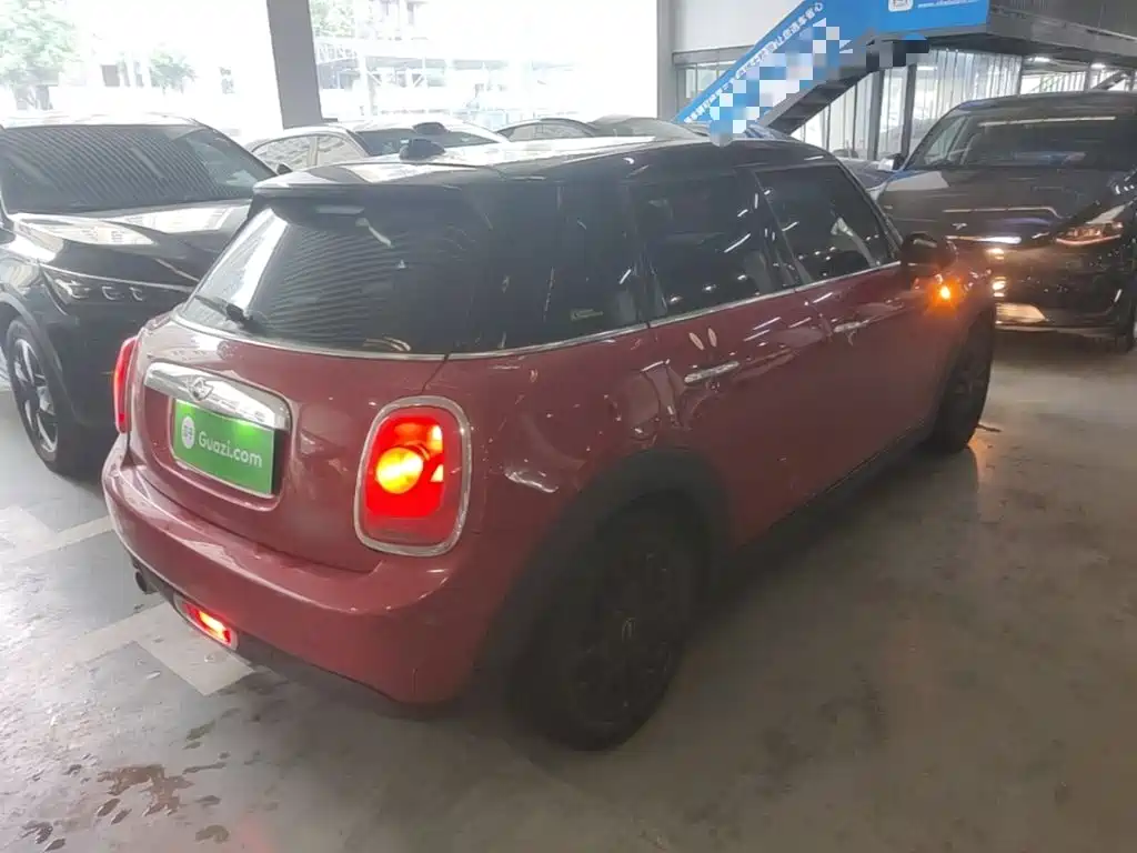 MINI 1.5 T COOPER 5-door