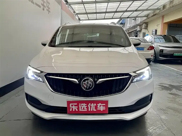 Buick GL6 323 T Light Hybrid Connected Luxury