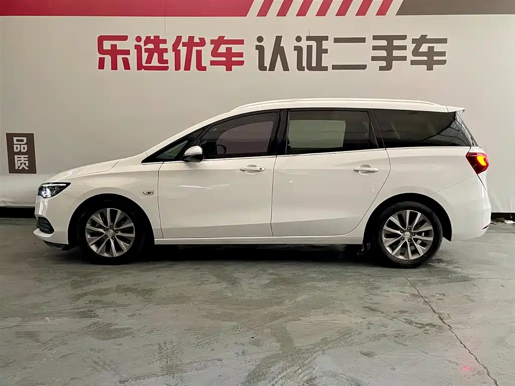 Buick GL6 323 T Light Hybrid Connected Luxury