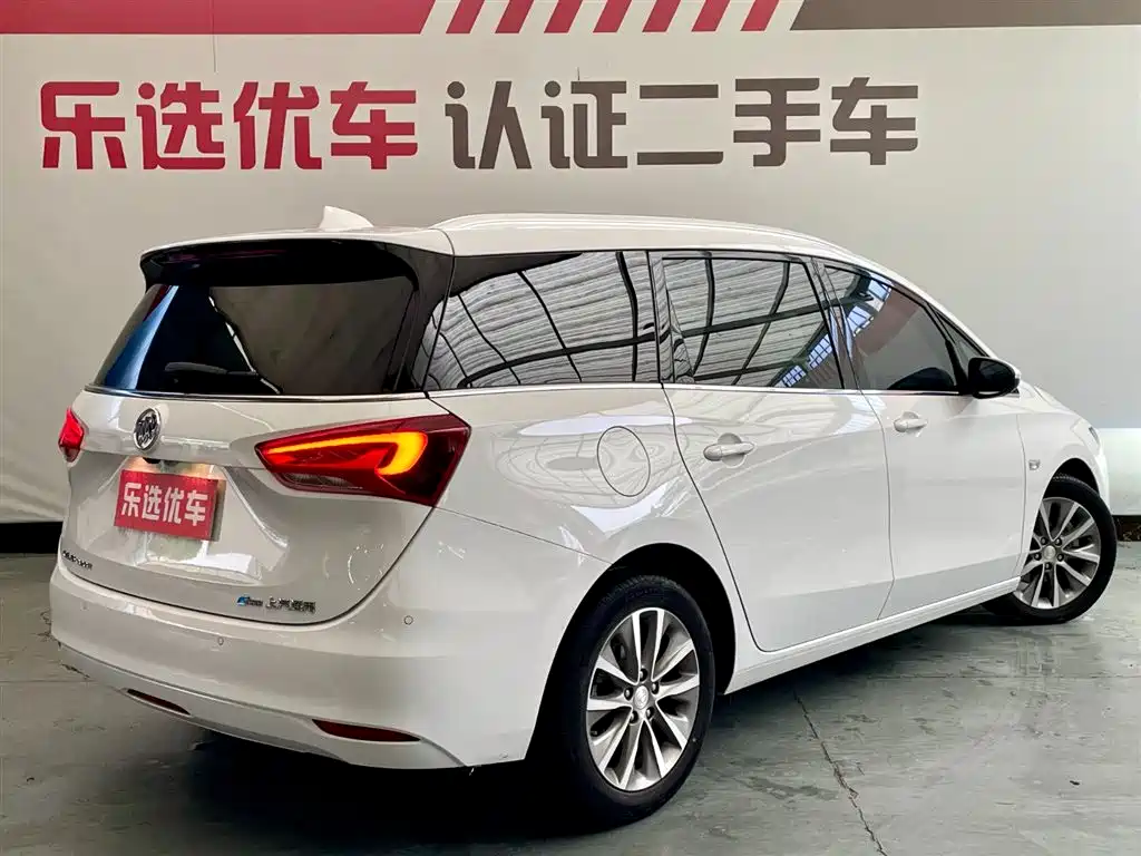 Buick GL6 323 T Light Hybrid Connected Luxury