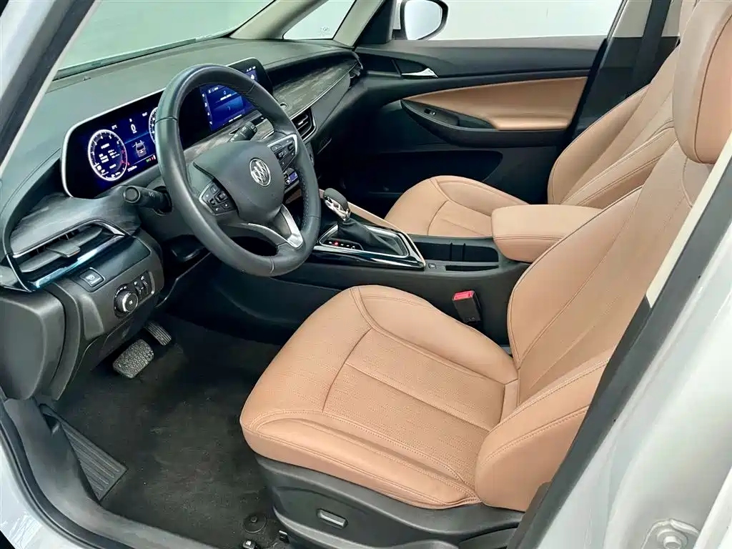 Buick GL6 323 T Light Hybrid Connected Luxury