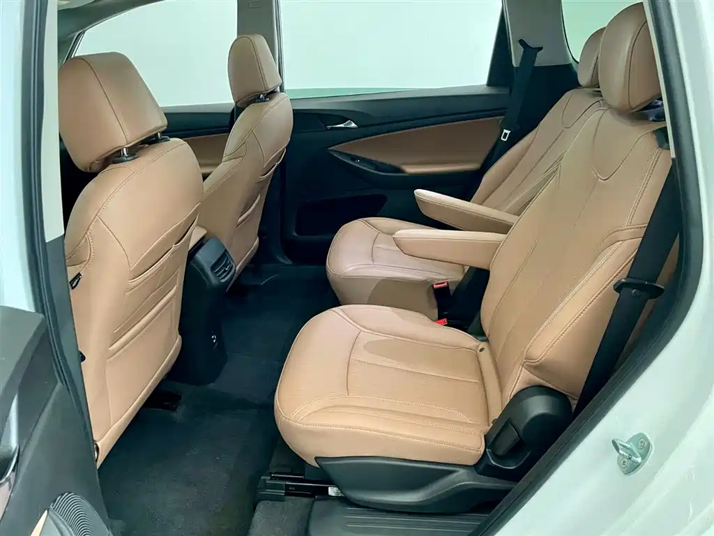 Buick GL6 323 T Light Hybrid Connected Luxury
