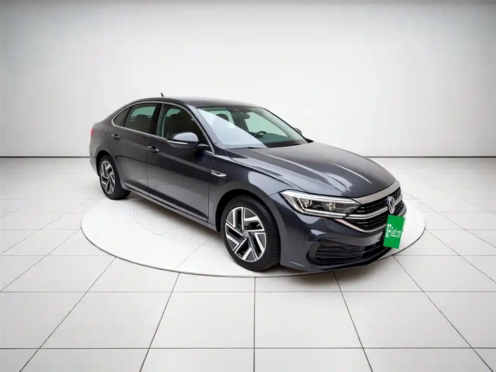Sagitar 300 TSI DSG Transcend
